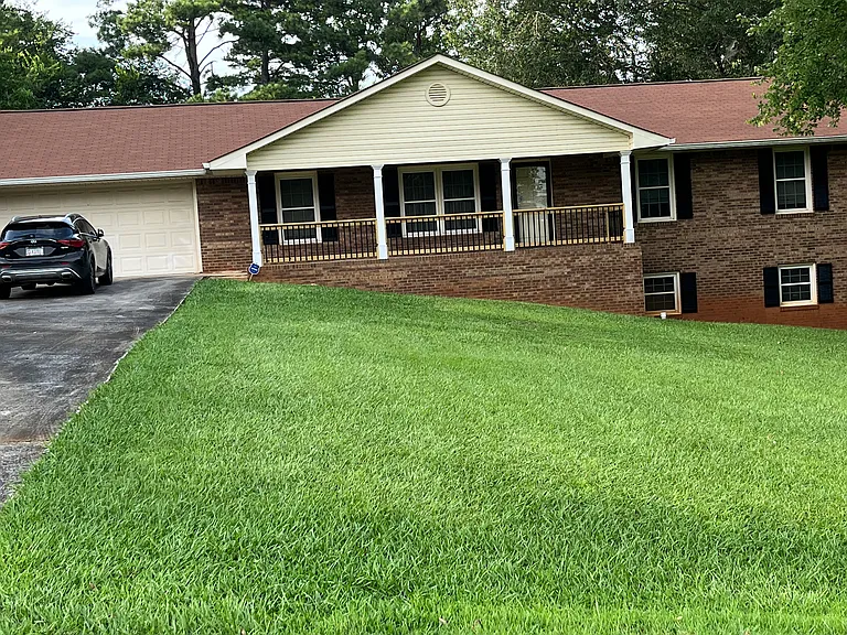 18 Oakdale Dr — Photo 3