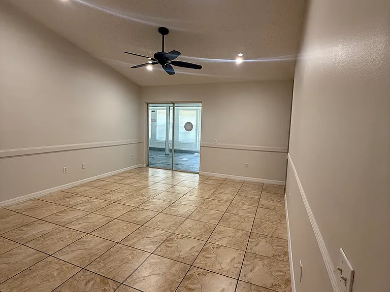 8467 Fort Thomas Way — Photo 7