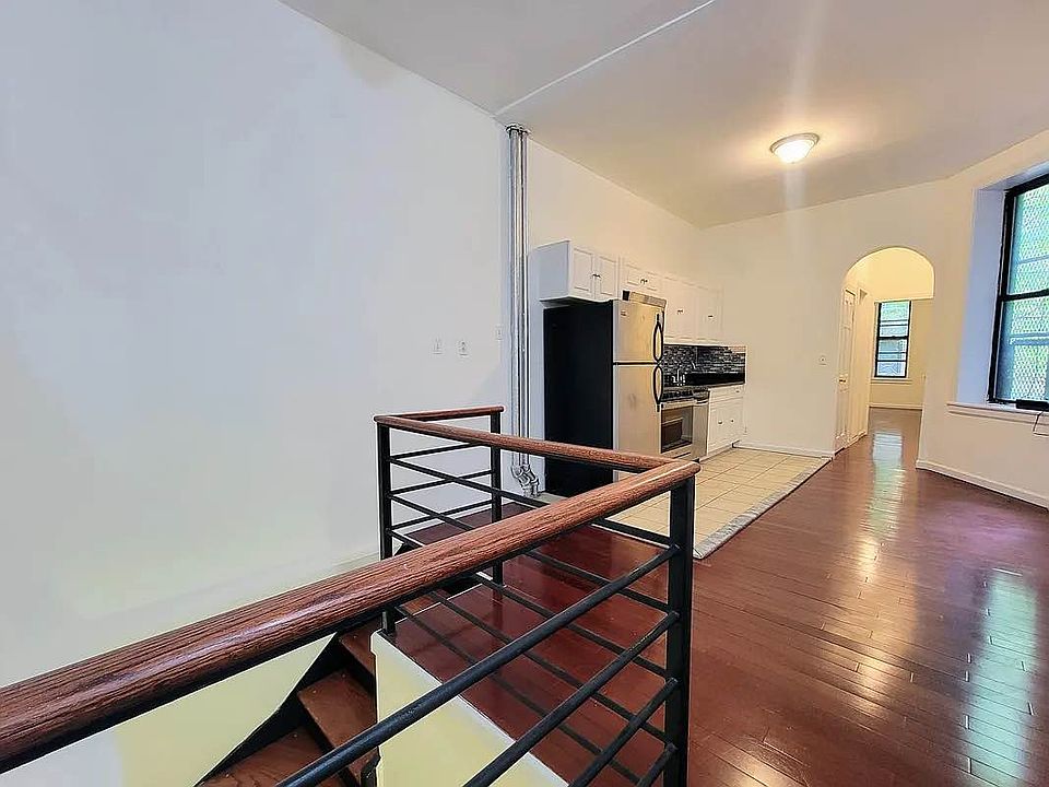 1st image of 119 W 104th St APT 1E