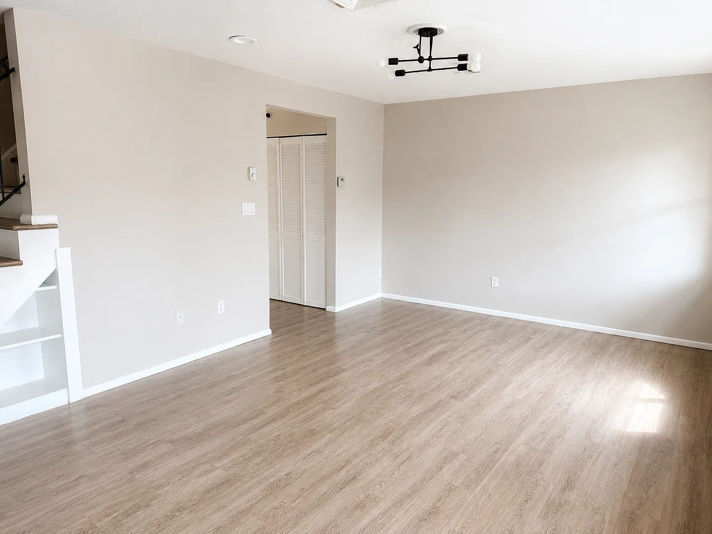 3 bed, 1.5 bath, 1130 sqft, $2,895 — Photo 3
