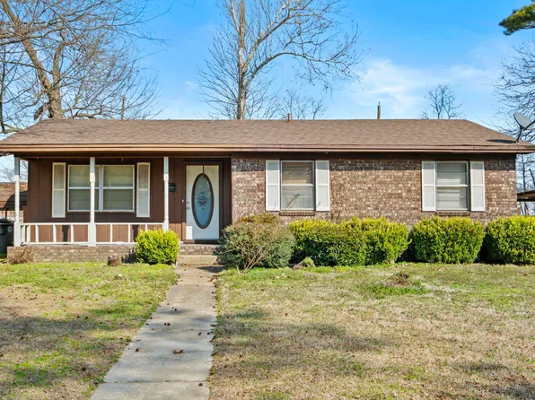 212 Chrisp Ave, Searcy, AR 72143