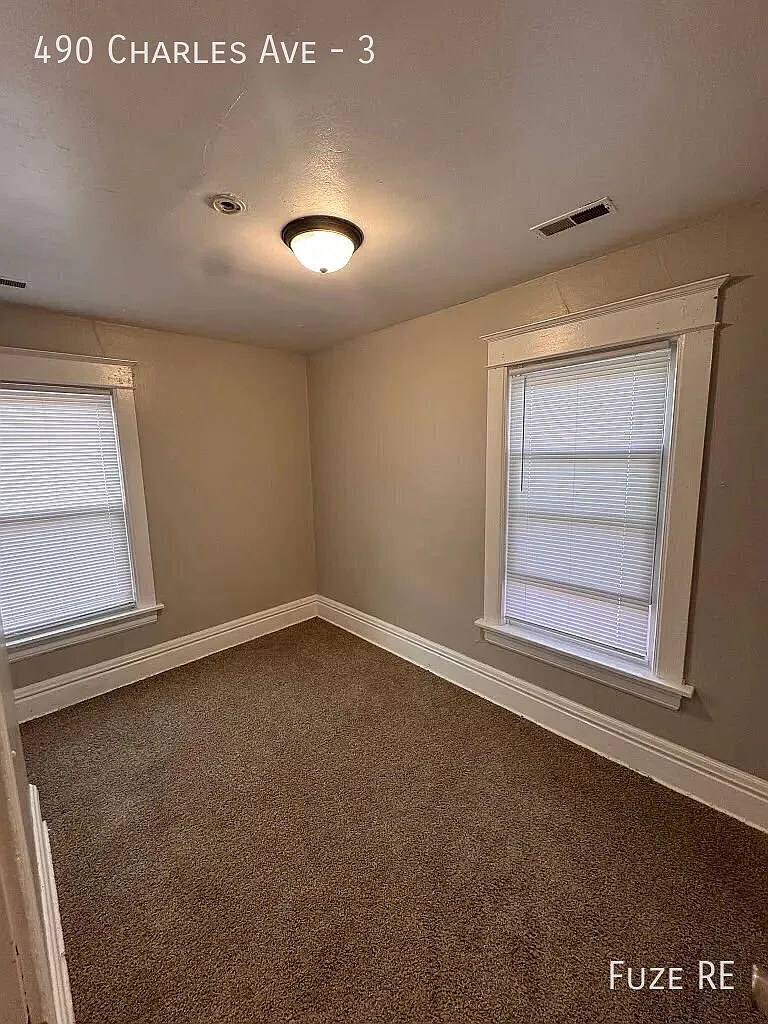 Charming 2 Bedroom 1 Bathroom Unit in St. Paul - Available Now! — Photo 3