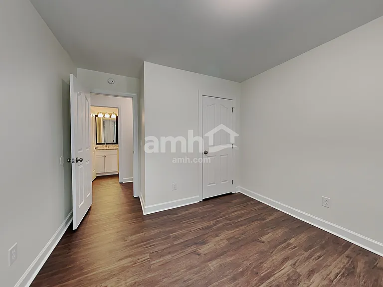 135 Lonetree Dr — Photo 17