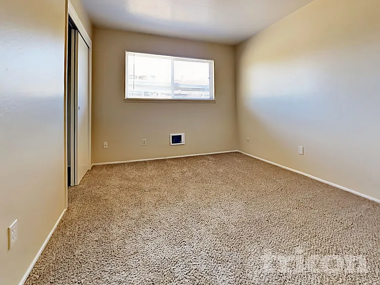 10061 Lincoln Village Dr — Photo 6