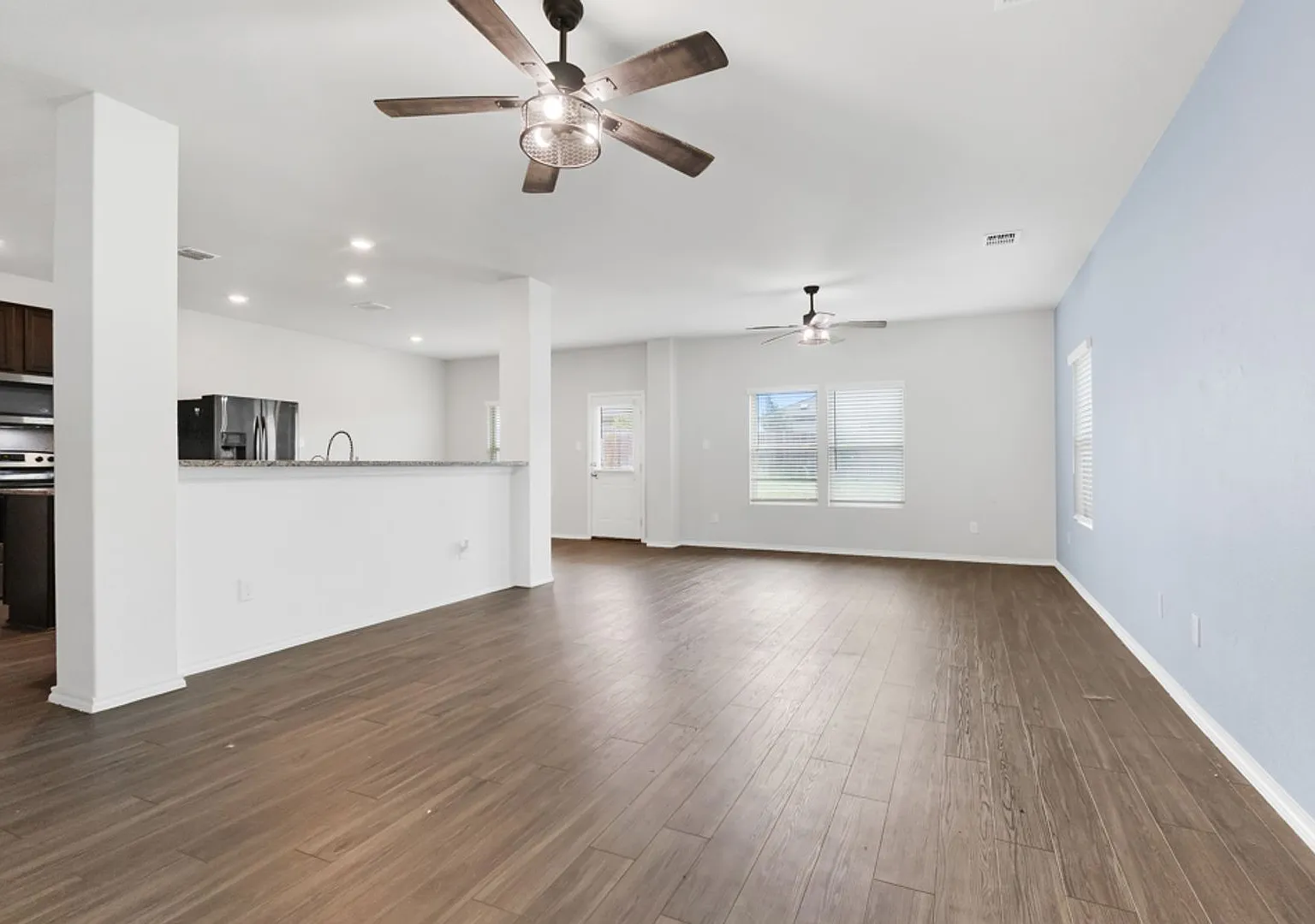 4 Bedroom/2.5 Bath Summerhill Subdivision — Photo 3