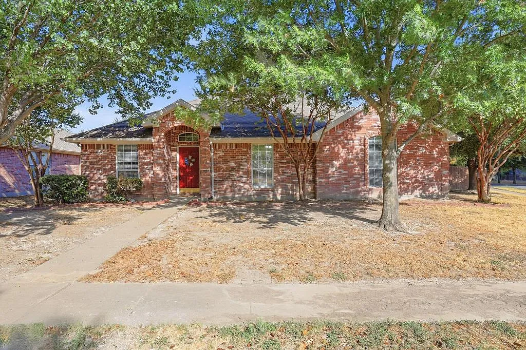 3 bed, 1612 sqft, $2,285 — Photo 2