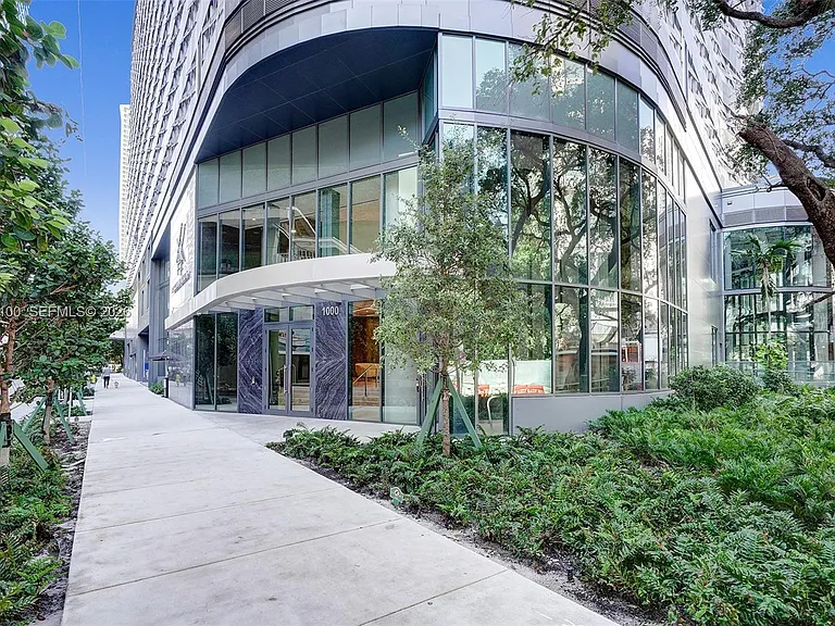 1000 Brickell Plz #Penthouse 5106 — Photo 2