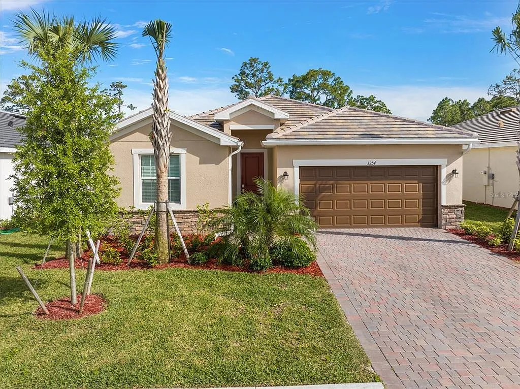 4 bed, 3.0 bath, 2032 sqft, $2,800 — Photo 1