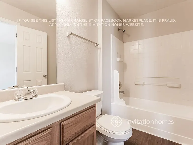 18606 E 45th Pl — Photo 11