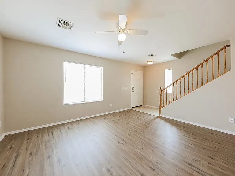 7222 S 37th Dr — Photo 6