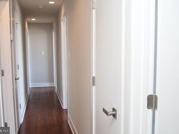 4th image of 400-4 S 45th St #2B