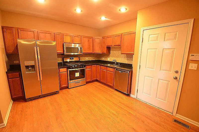 313 Lucille Ln — Photo 4