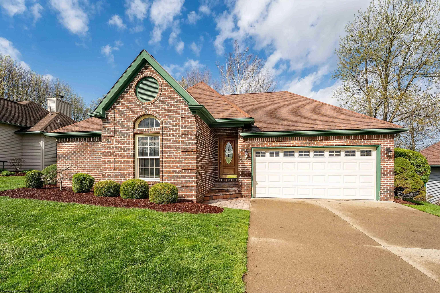 2040 Georgian Ln photo 1