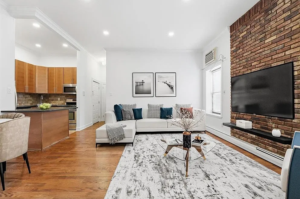 2 bed, 1.0 bath, $4,300 — Photo 4