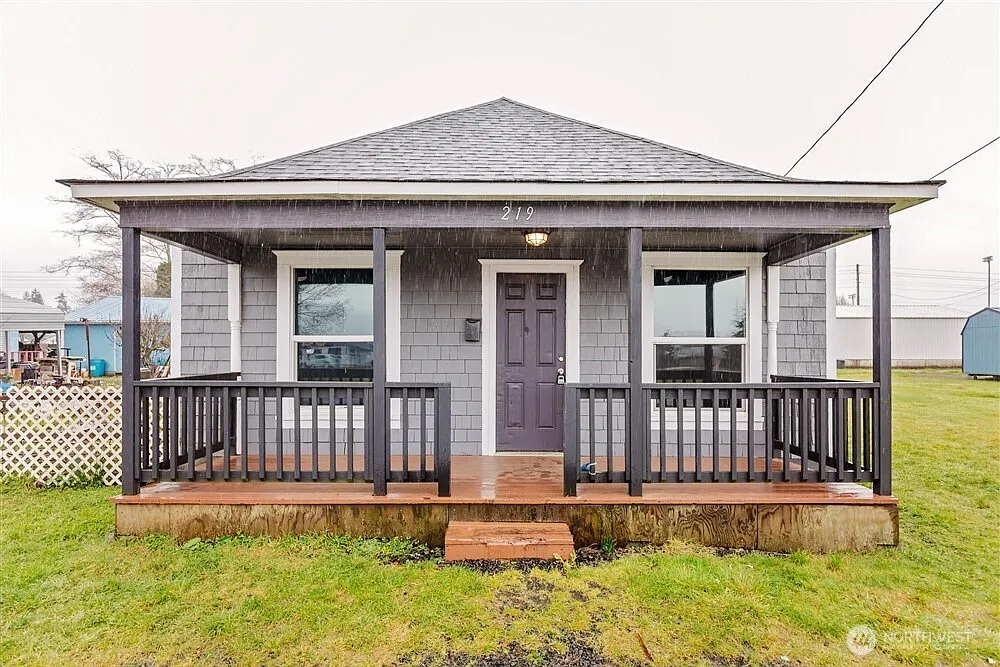 219 7th Street photo 1