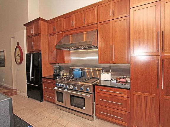5th image of 9 Connemara Ct