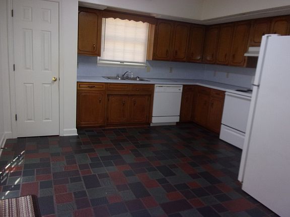 4th image of 1706 Monument Ln #B