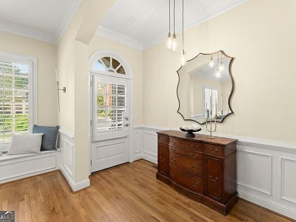 5th image of 594 Parkside Village Way NW
