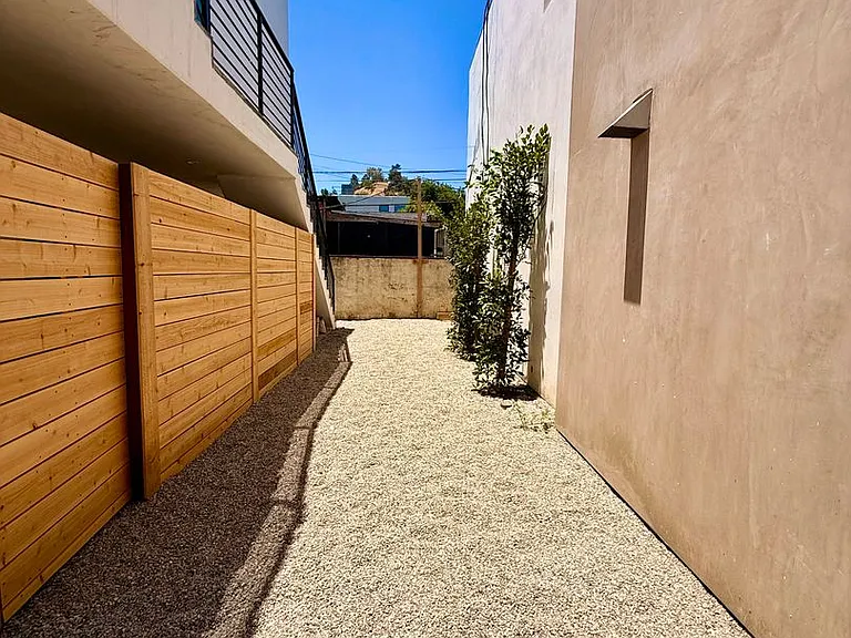 2705 Benedict St — Photo 26