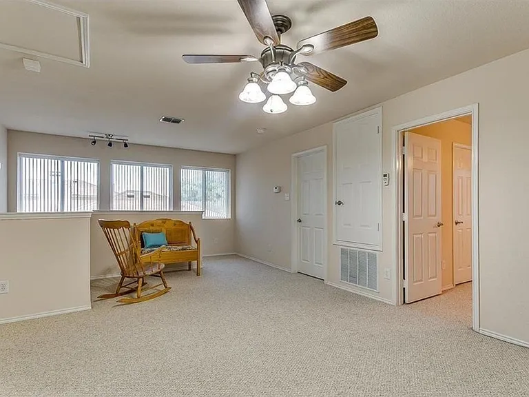 2821 Briargrove Ln — Photo 7