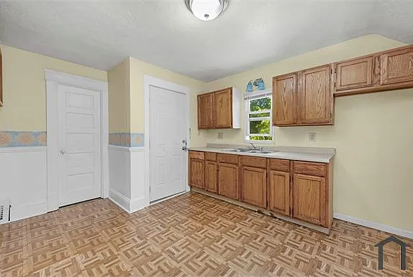 4125 Bucyrus Ave — Photo 8