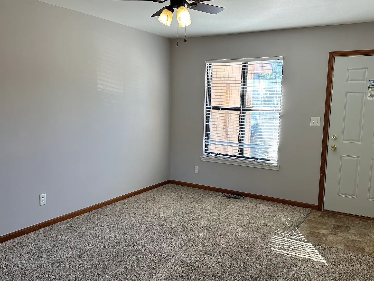 4 bed, 2.5 bath, 2017 sqft, $1,585 — Photo 3