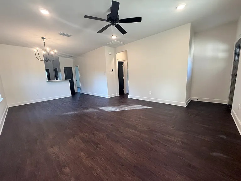 616 Oak St — Photo 17