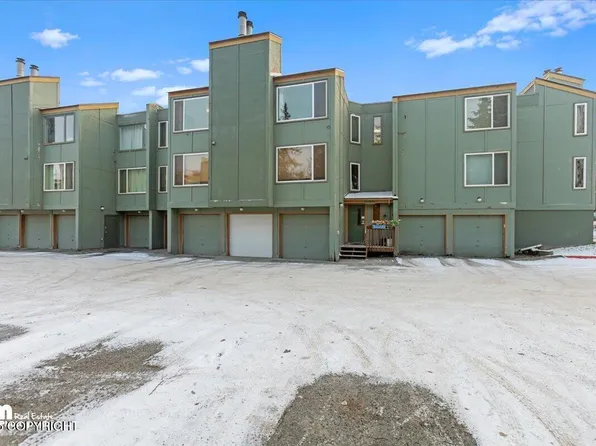 911 Wildrose Ct, Anchorage, AK 99518