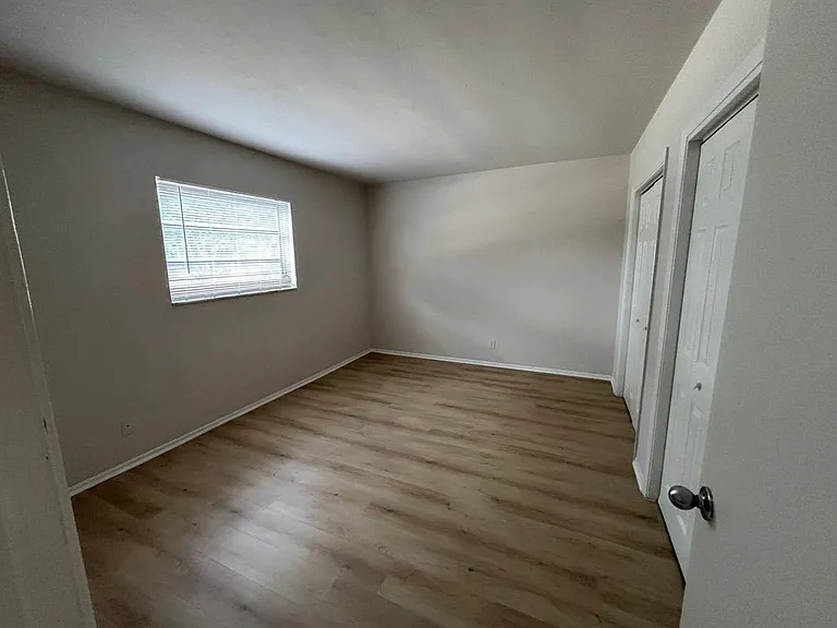 725 SE 23rd St #2 — Photo 5