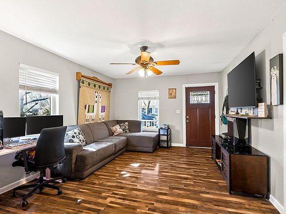 5th image of 1105 Green St