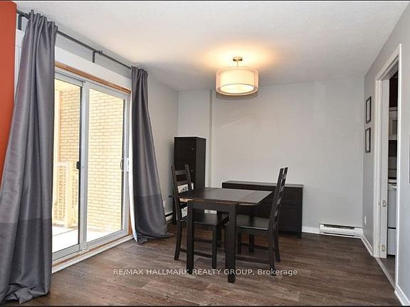 4th image of 14 Sweetbriar Cir #1