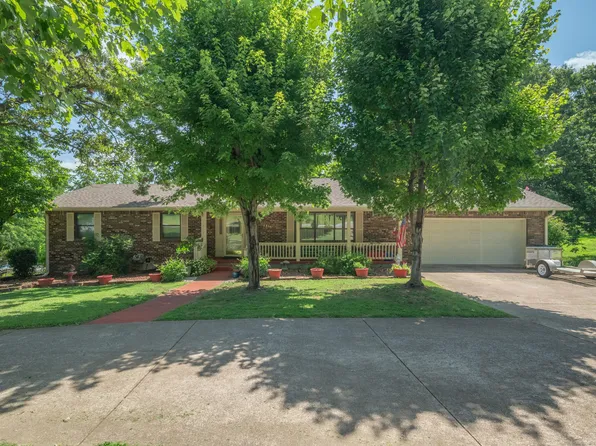 2111 S High Street, Neosho, MO 64850