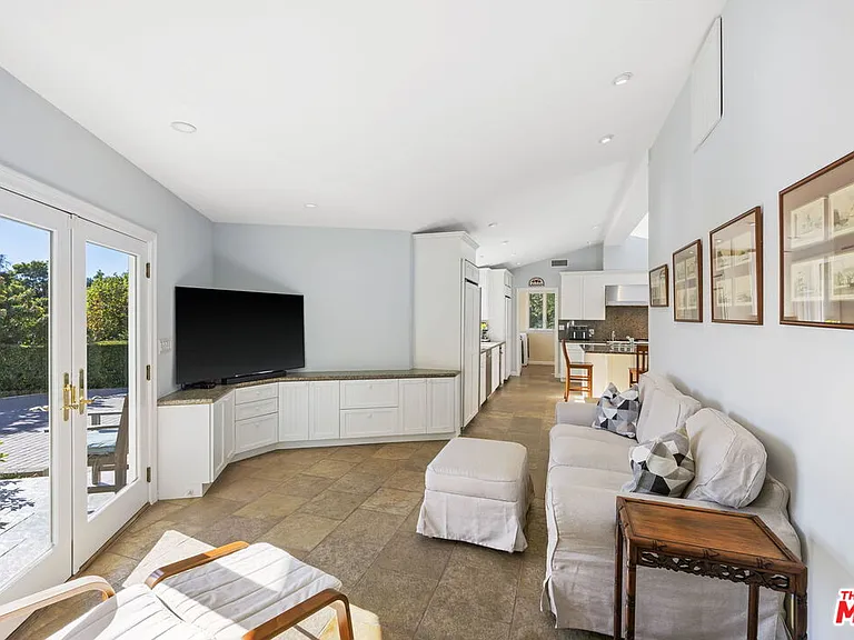 11215 W Sunset Blvd — Photo 32