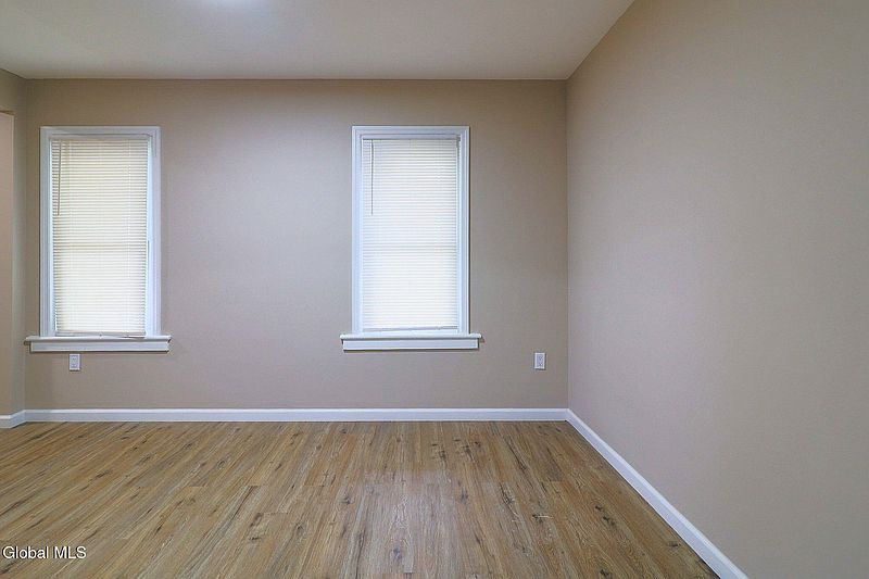 5th image of 930 Bradt Street