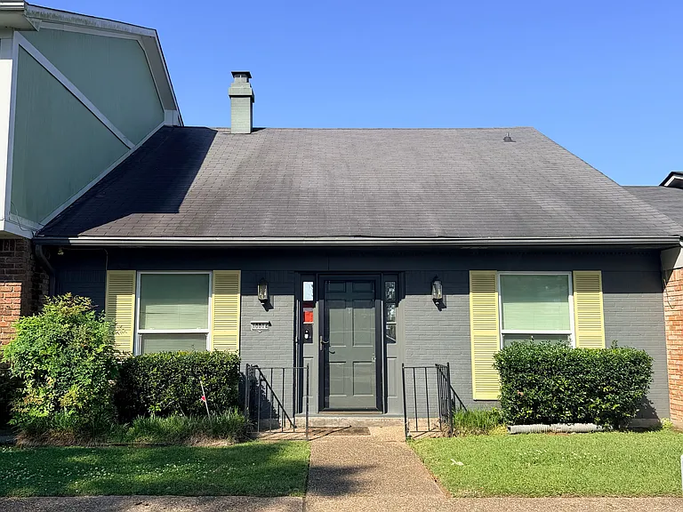 10014 Artesia Dr — Photo 1