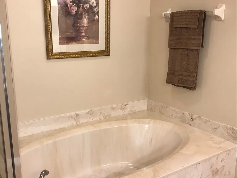 9600 Roundstone Cir — Photo 30