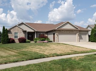 4806 Chestnut Grove Dr, Champaign, IL 61822