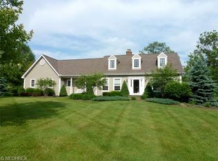 18035 Haskins Rd, Chagrin Falls, OH 44023