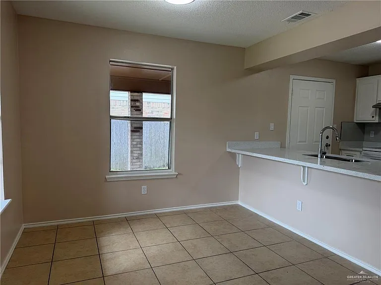 9205 N 31st St — Photo 3