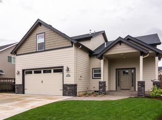 1127 S 40th Ct, Springfield, OR 97478