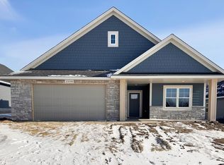20098 Globe Dr, Lakeville, MN 55044