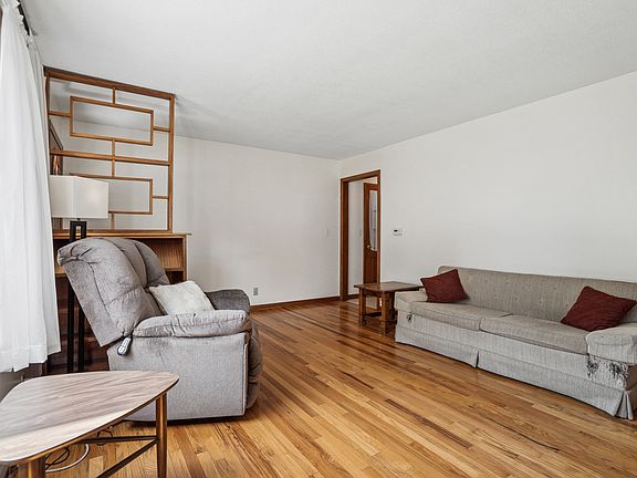 4th image of 1132 Briarcliff Ln