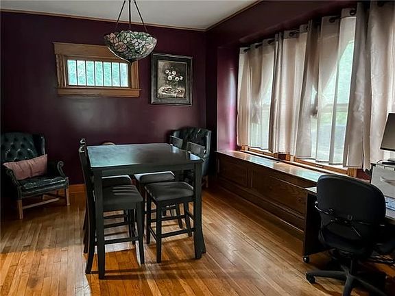 5th image of 3943 Holmes St