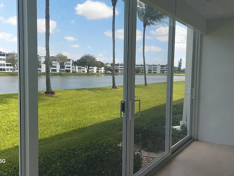 1072 Yarmouth Dr — Photo 19
