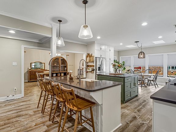4th image of 121 Wendy Ln