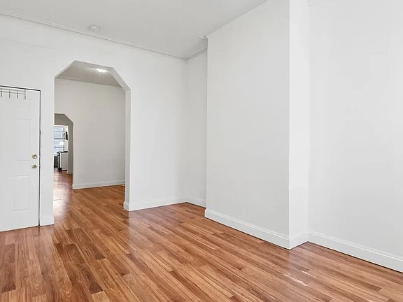 5th image of 293 Wyckoff Ave #2M
