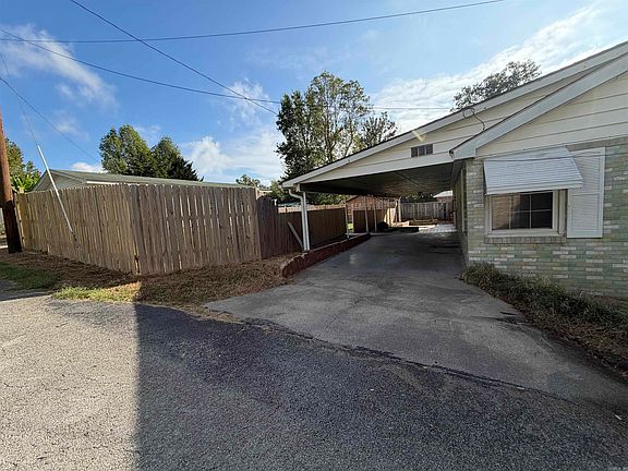 3rd image of 939 W Court St