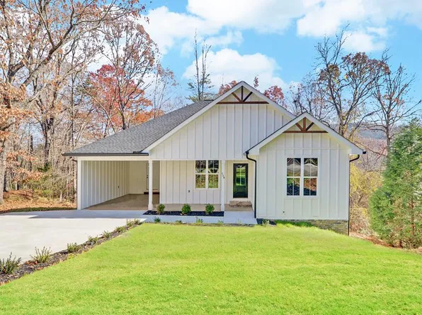 139 Robinhood Dr, Cleveland, GA 30528