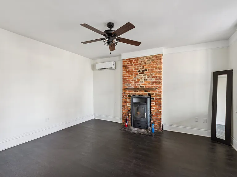 113 S Laurel St #A — Photo 9