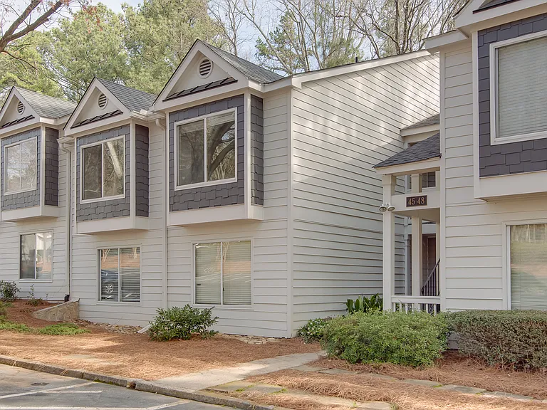 46 Little Silver Ct SE #46 — Photo 2